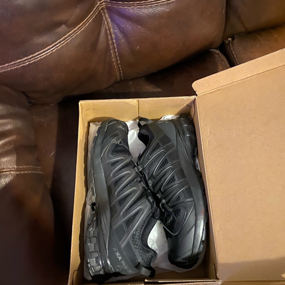 Salomon Mens Hiking Shies Brand New